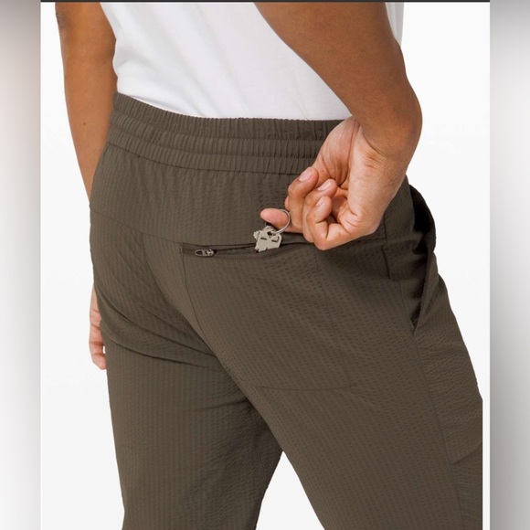 Lululemon Bowline Pant Size SM Dark Olive Athleisure Active Wear Casual Minimal - Picture 13 of 14